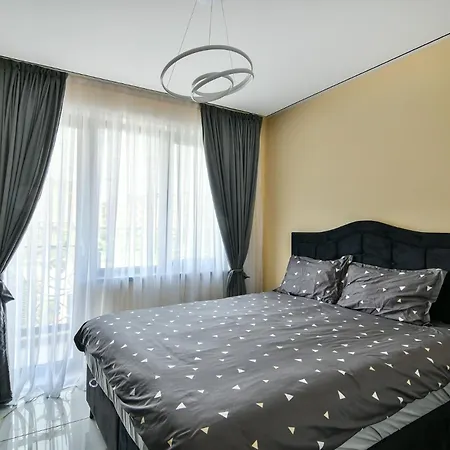 Ocean Wave 2br Free Parking Apartment